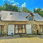Magnificent 18th Century, 5 Star Luxury Melleray-la-Vallée