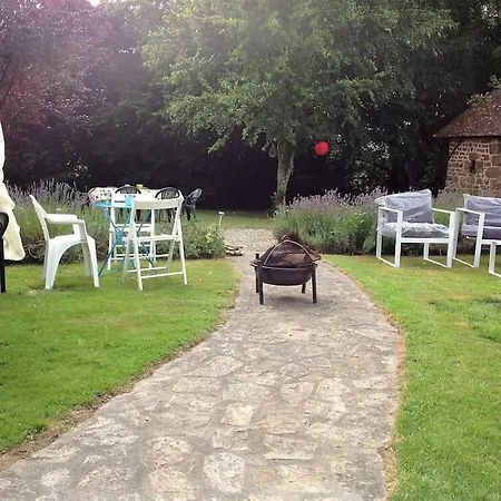 Magnificent 18th Century, 5 Star Luxury 펜션 Melleray-la-Vallée