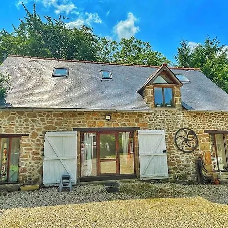 Magnificent 18th Century, 5 Star Luxury Melleray-la-Vallée