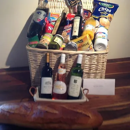 Magnificent 18th Century, 5 Star Luxury Melleray-la-Vallée