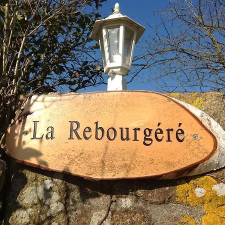 Magnificent 18th Century, 5 Star Luxury 펜션 Melleray-la-Vallée