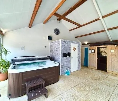 Magnificent 18th Century, 5 Star Luxury * Melleray-la-Vallée